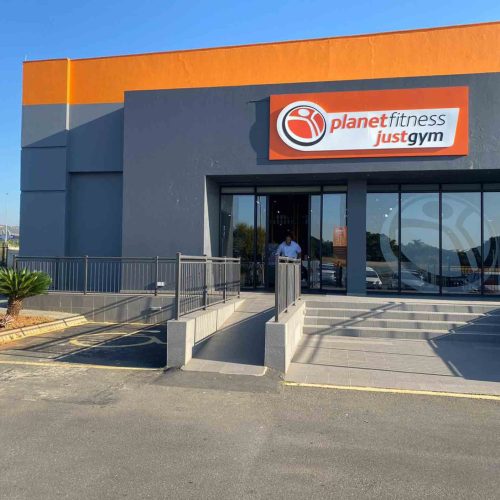 Planet Fitness- cashan (1)